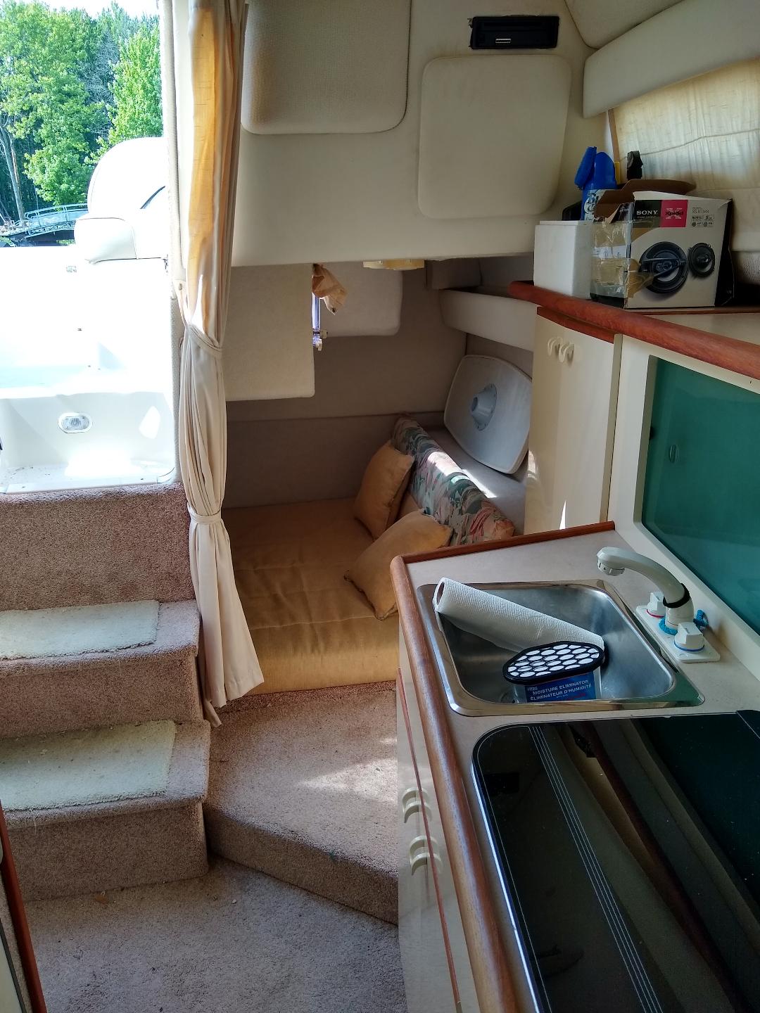 1995 Bayliner 2855 Power boat for Sale in Brewerton, NY